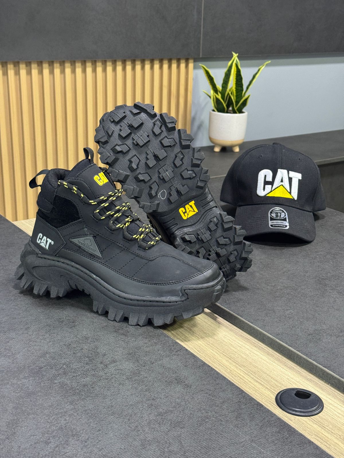 BOTA CAT INTRUDER GALOSH MID
